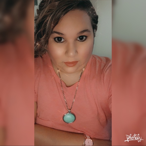 Meet your Posher, Erika - Picture 2 of 10